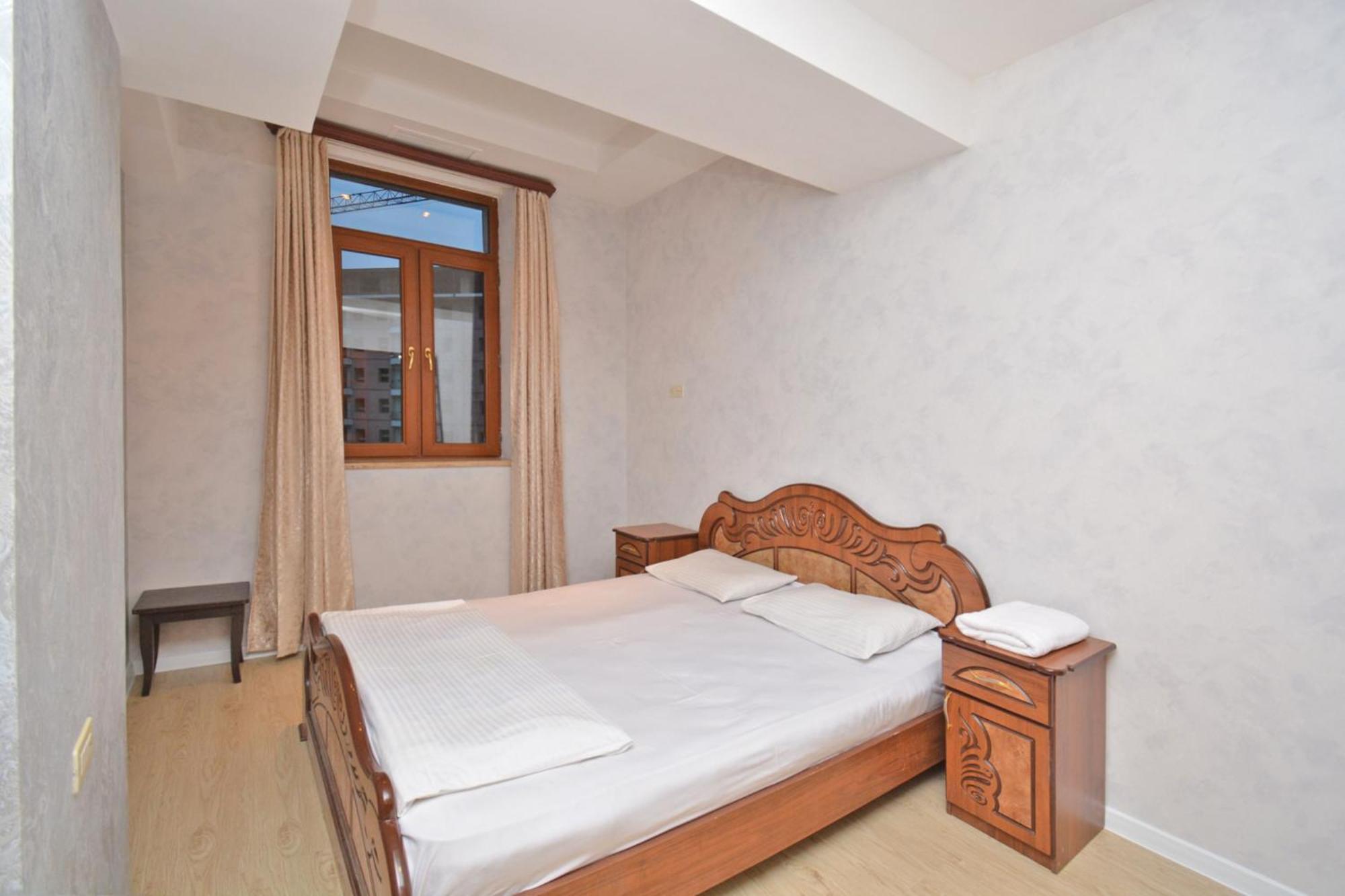 Apartment In Abovyan Street, Erévan Extérieur photo