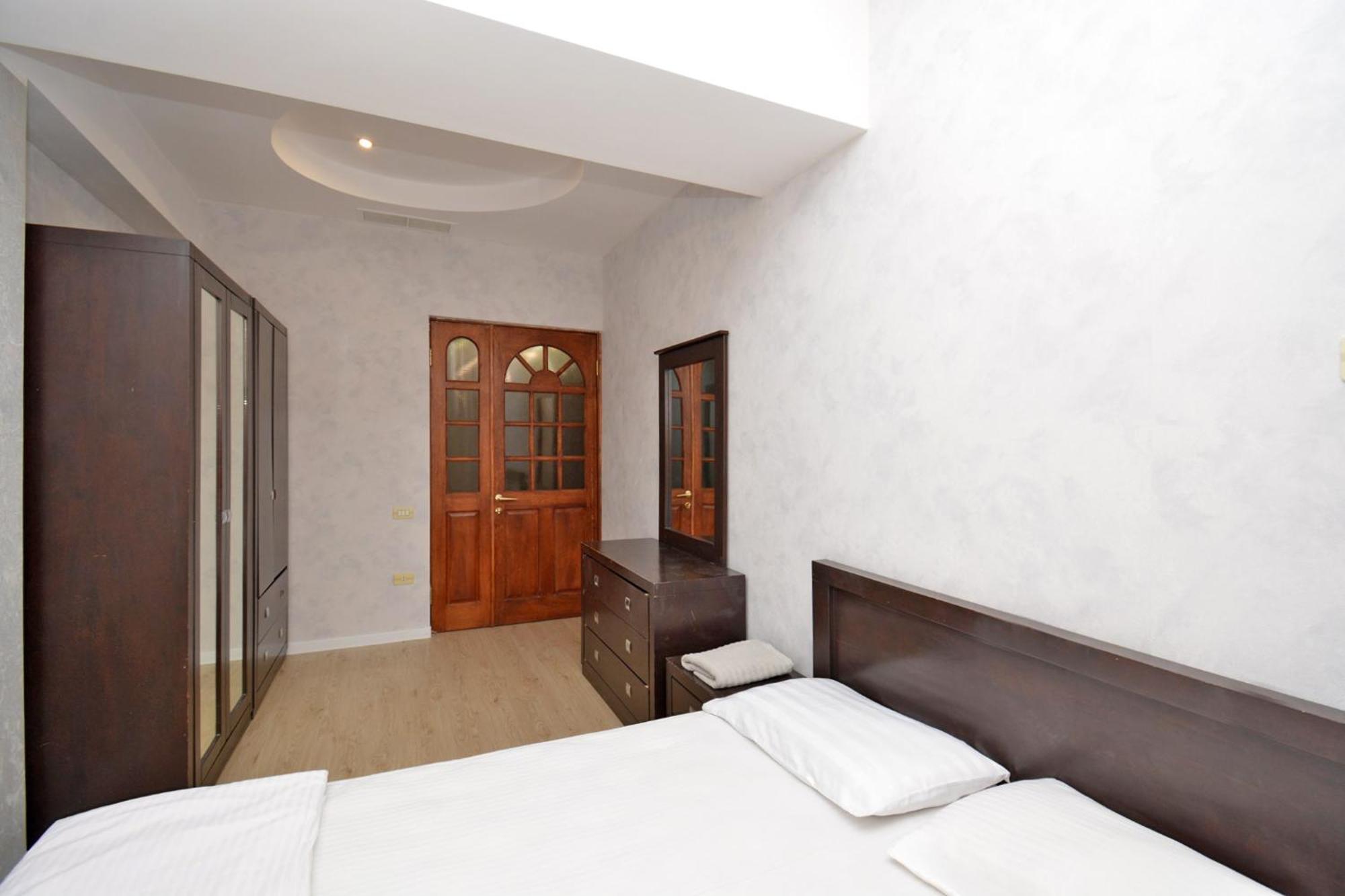 Apartment In Abovyan Street, Erévan Extérieur photo