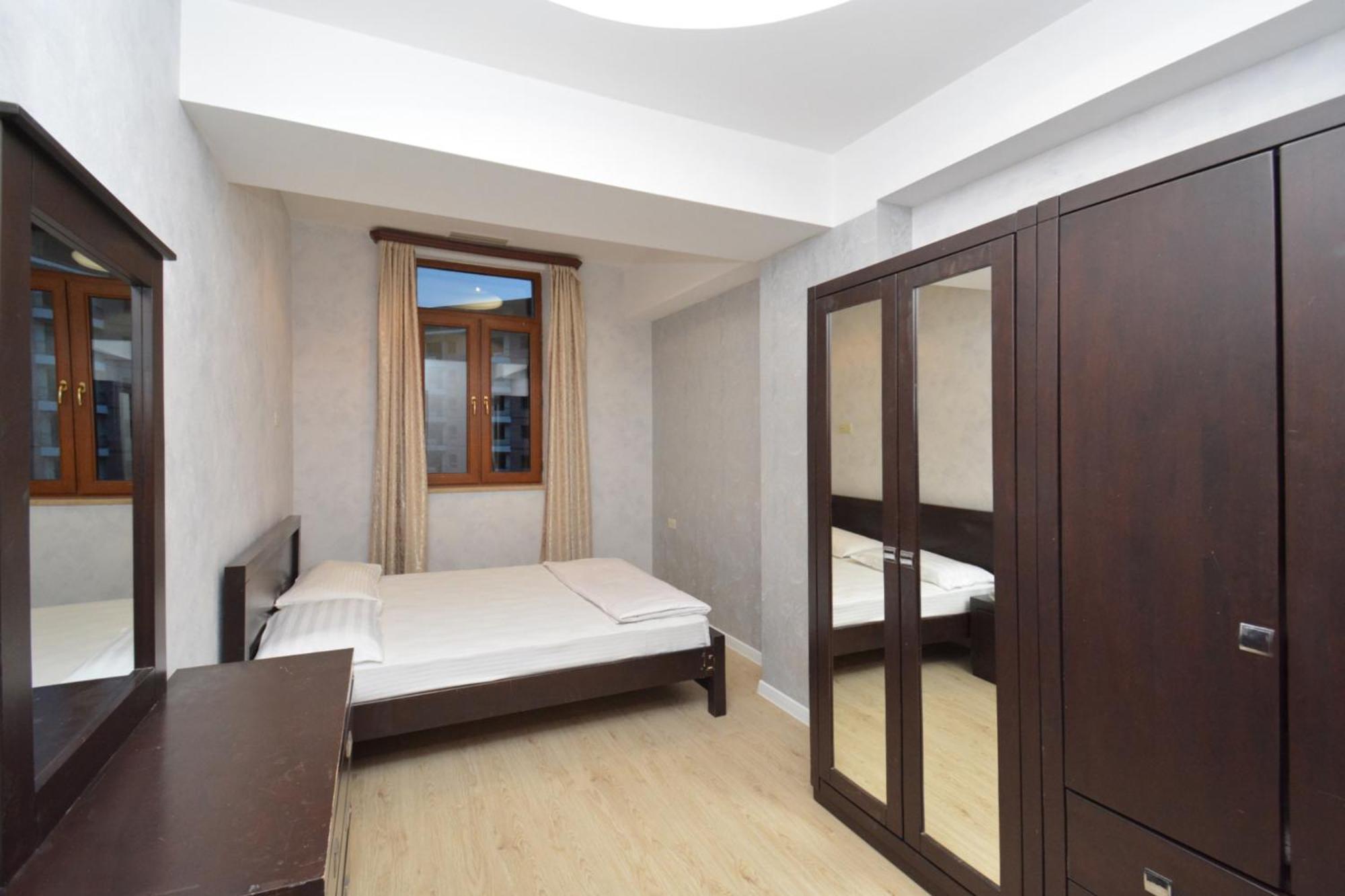 Apartment In Abovyan Street, Erévan Extérieur photo