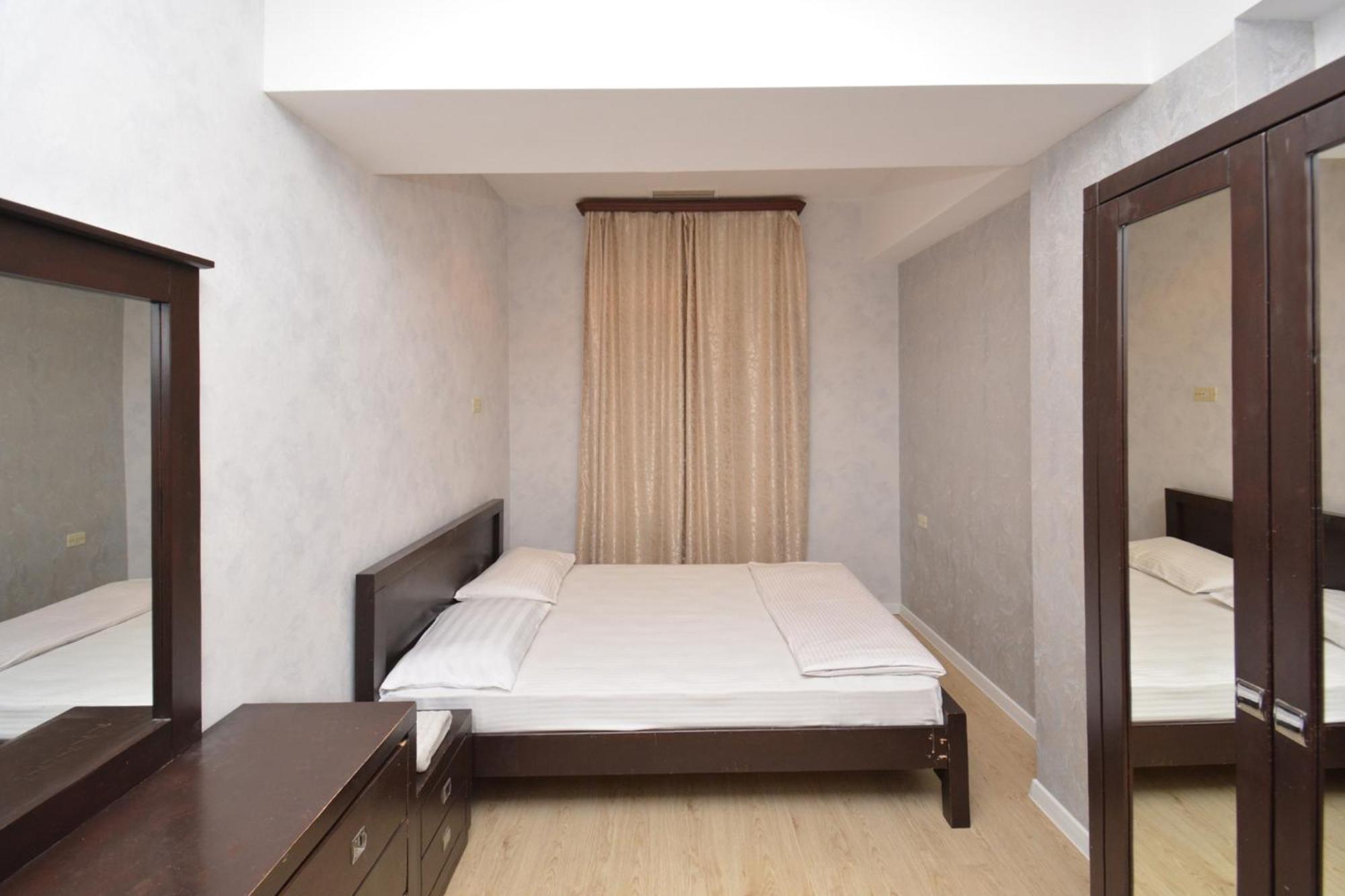Apartment In Abovyan Street, Erévan Extérieur photo